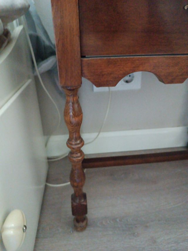 Mesilla antigua preciosa