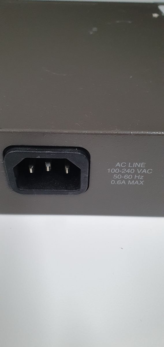 Comutador D-Link DES-1024R+