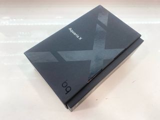 Caja bq aquaris X