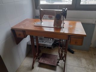 Maquina de coser Singer