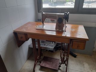 Maquina de coser Singer