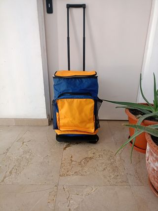 Nevera mochila con ruedas 