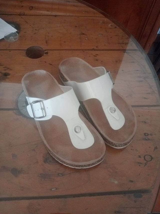 Sandalias blancas