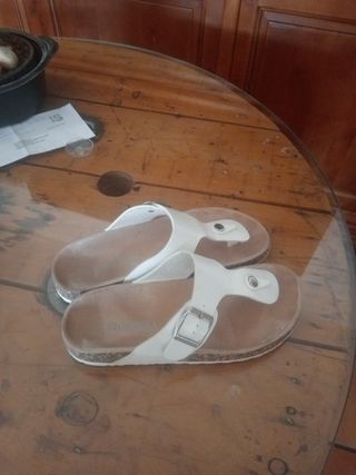 Sandalias blancas