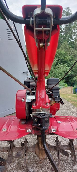 Se cambia o se vende Motoazada gasolina Zomax ZM50