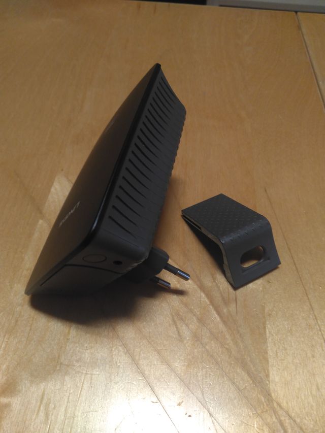 Repetidor - N600 Wi-Fi Range Extender (RE2000)