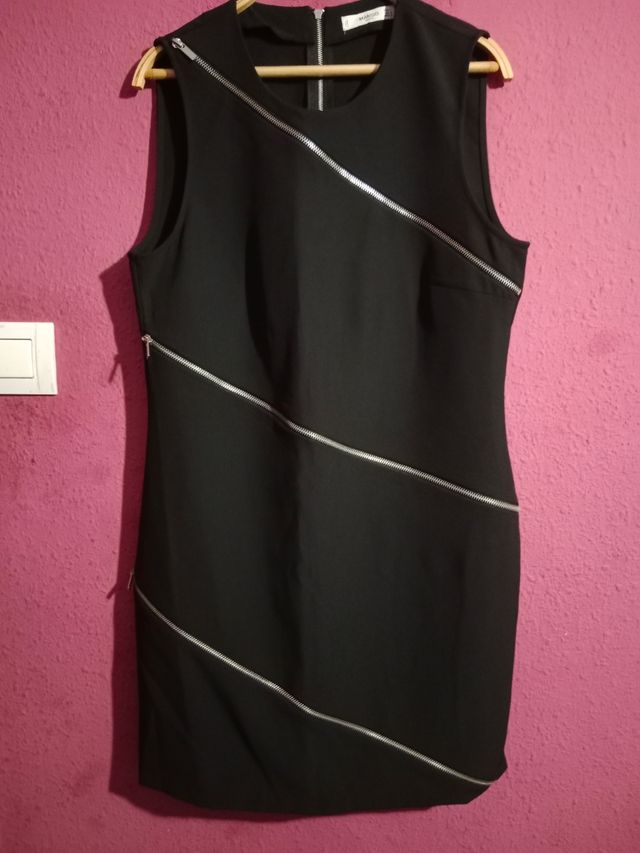VESTIDO NEGRO.CREMALLERAS.MANGO.TALLA L.