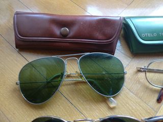 Lote de gafas y fundas vintage
