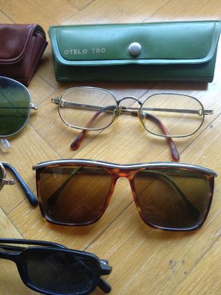 Lote de gafas y fundas vintage