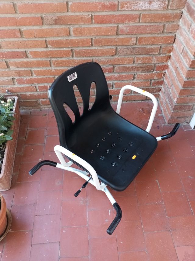 Silla giratoria para bañera