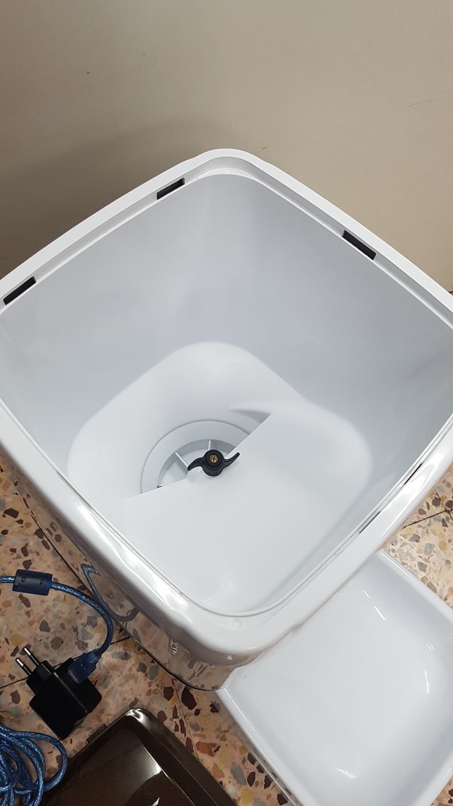 Comedero Automatico Iseebiz