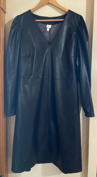 Vestido polipiel. Oversize. H&M. XL. Un sólo uso.