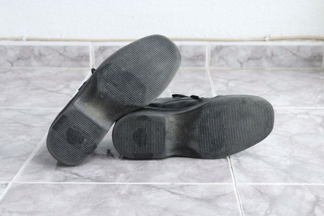 Zapatos negros de trabajo