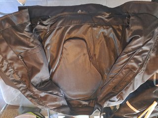 Chaqueta de cordura con protecciones