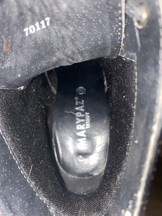 Botines negros de charol