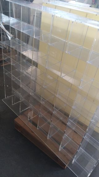 Mueble expositor metacrilato casillas