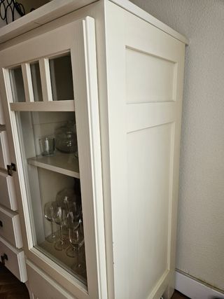 Precio negociable Aparador de pino macizo pintado