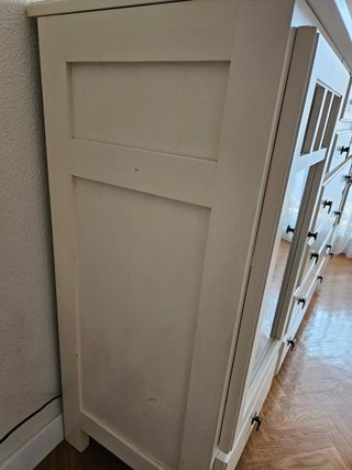 Precio negociable Aparador de pino macizo pintado