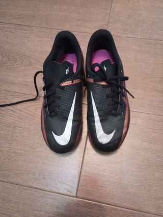 Botas futbol talla 38,5 NIKE PHANTON