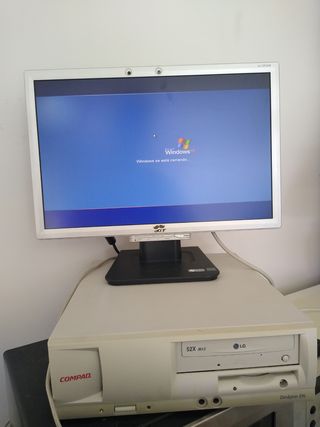 Ordenador retro Compaq Deskpro EN