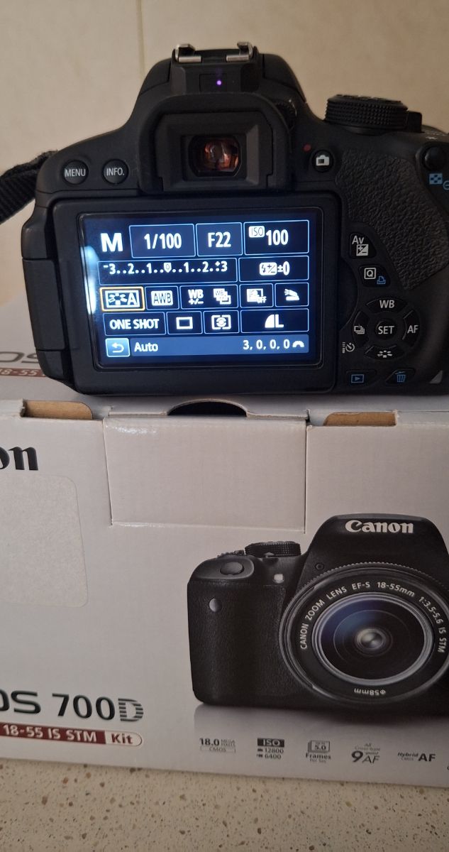 CAMARA CANON REFLEX EOS 7OOD