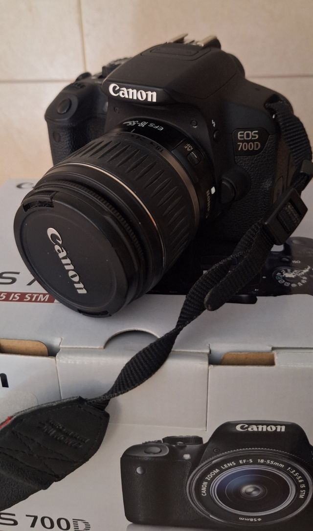CAMARA CANON REFLEX EOS 7OOD
