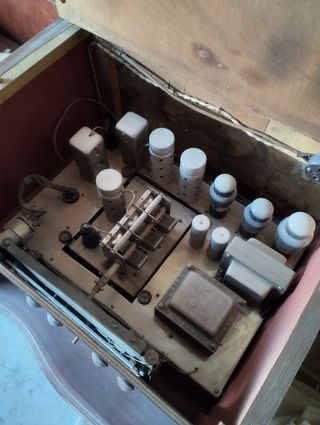 Mueble radio tocadiscos