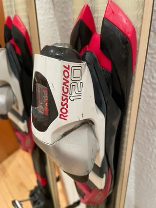 Skis Carving + Botas + Bastones