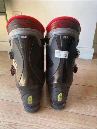 Skis Carving + Botas + Bastones