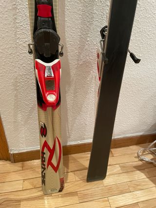 Skis Carving + Botas + Bastones