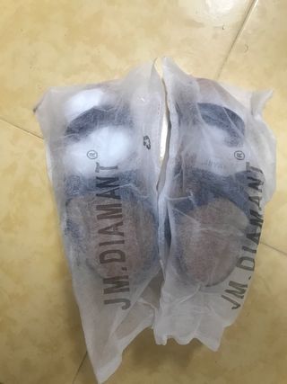 Sandalias de mujer NUEVAS. azul marino. numero 37