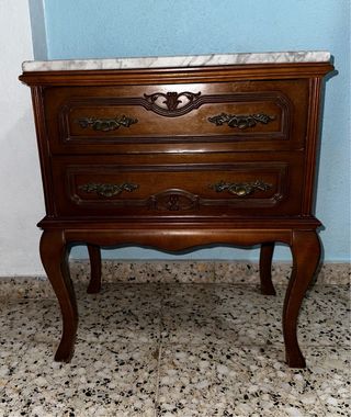 Armario y mesita noche dormitorio