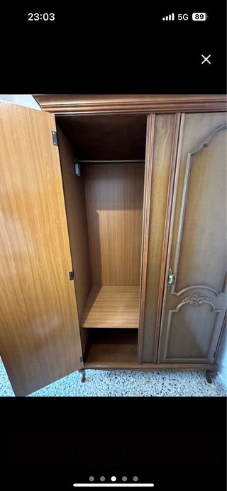 Armario y mesita noche dormitorio