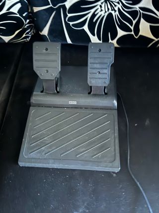 PS4 500Gb + Volante y pedales