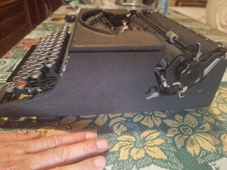 Maquina de escribir olivetti studio 46