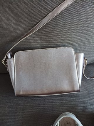 Bolso y sandalias dorado rosa