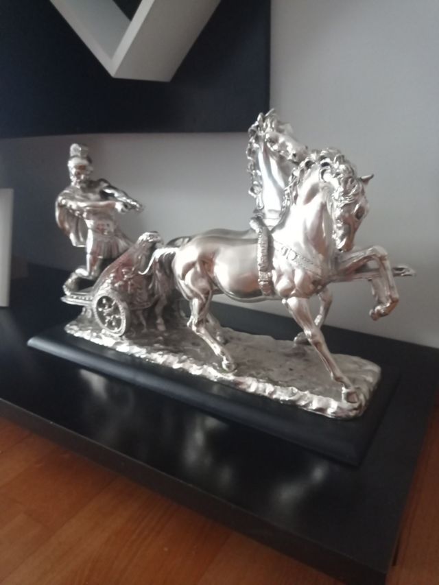 Figura cuadrigas de caballos