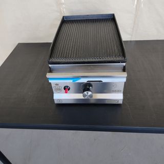 AL 🔲 Plancha Hierro Ranurada [30 cm] Gas