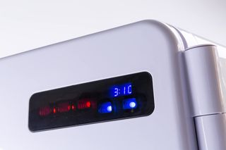 Calentador Toalla Digital 18L con UV Ozono