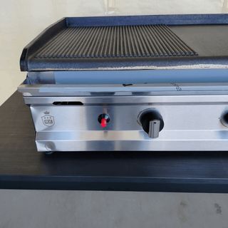 AL 🔲 Plancha Hierro ½ Ranurada [70 cm] Gas