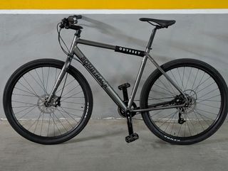 Bicicleta urbana Bombtrack Munroe Al