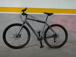 Bicicleta urbana Bombtrack Munroe Al