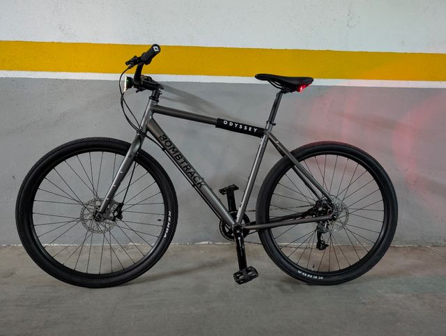 Bicicleta urbana Bombtrack Munroe Al 