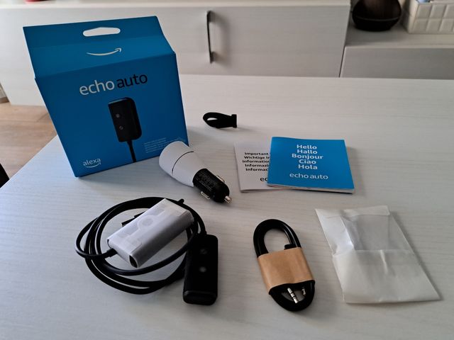 Echo auto. Accesorio Alexa para el coche