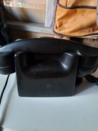 Teléfono de baquelita