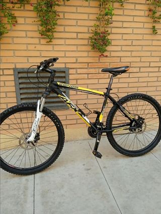 BICICLETA CONOR AFX 8500