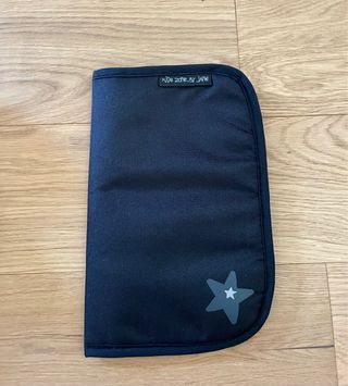 Bustina portaoggetti con strap