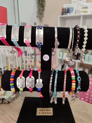 Pendientes, pulseras y colgantes Feria
