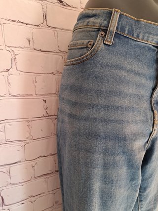 Pantalón vaquero hombre ajuste deportibo