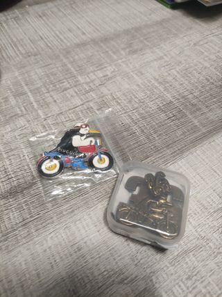 Pin y imán pingüinos